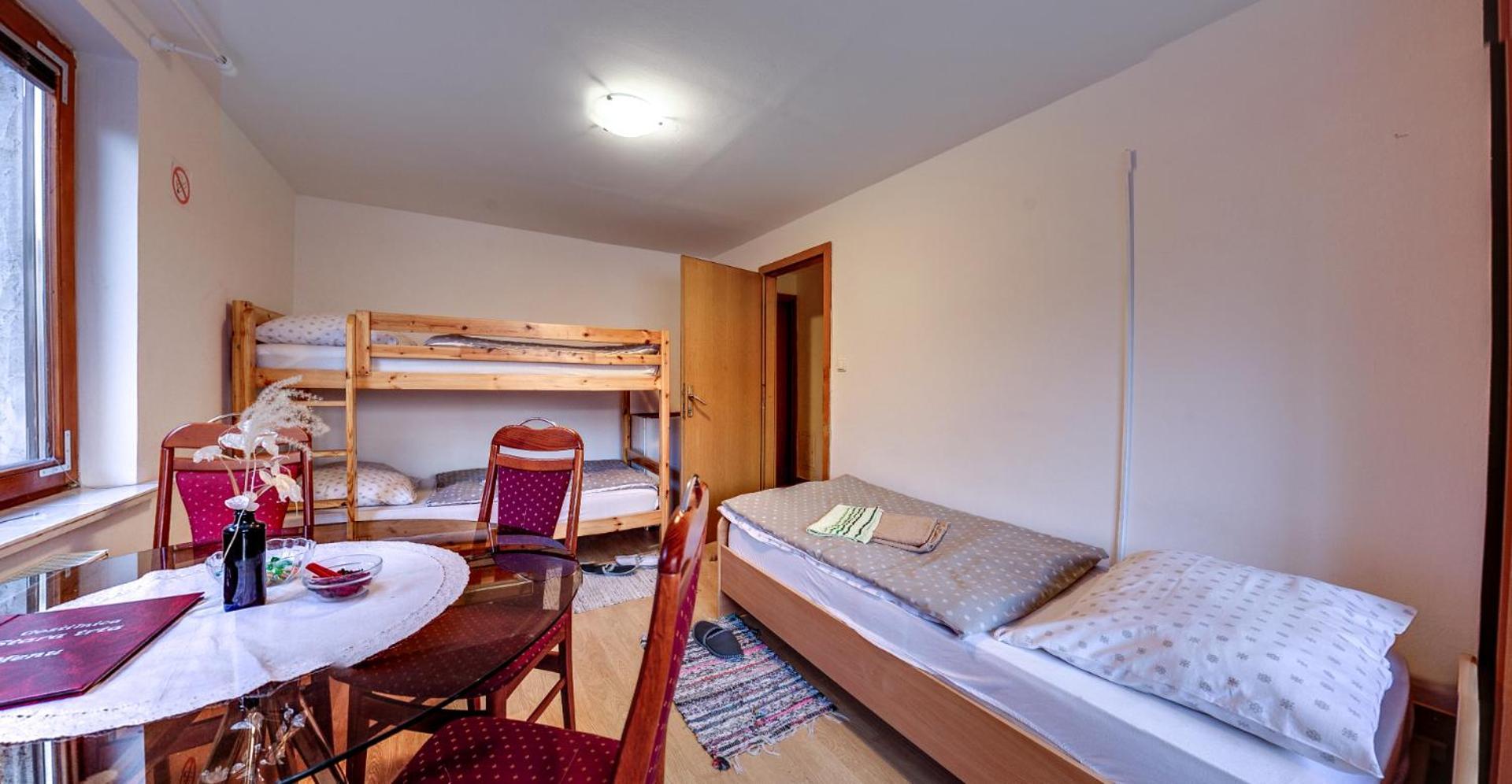 Hostel Piero Ljubljana Szoba fotó
